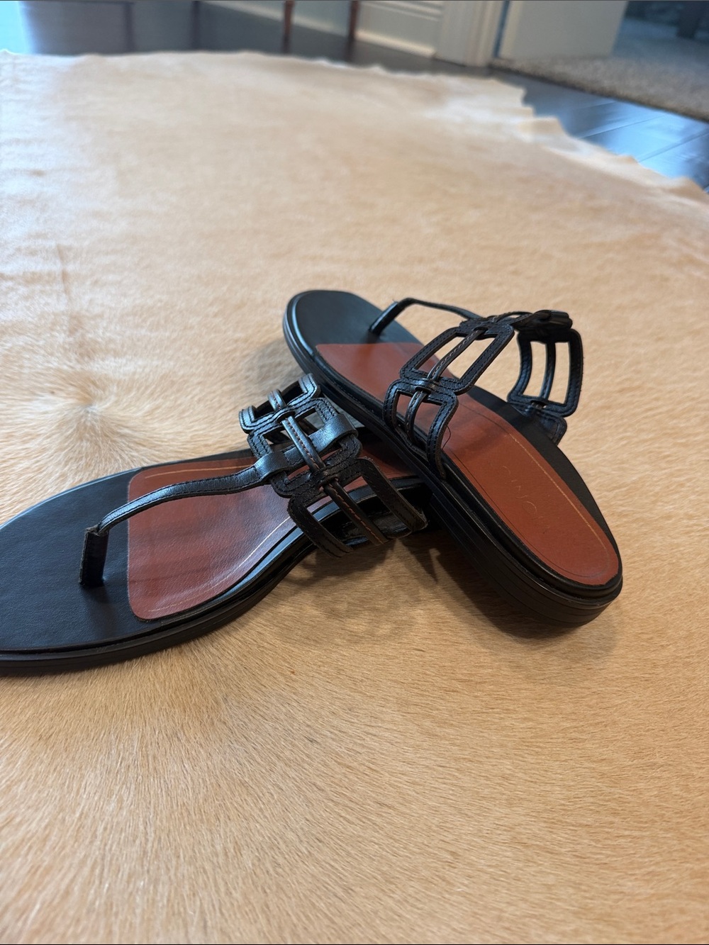 Vionic Black and Brown Strappy Toe-Post Sandals
